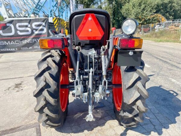 Tracteur agricole neuf Kubota B2441 - 24hp 4WD - New / Unused – Image 5